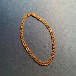 10k gold bracelet, excellent condition, 7”